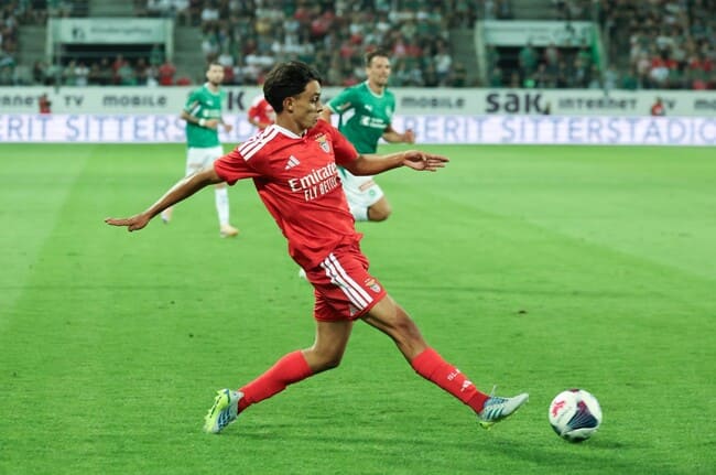 SL Benfica Spieler in Aktion während des Europacup-Qualifikationsspiels