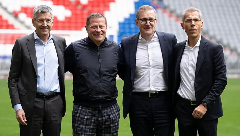 Max Eberl mit der Führung des FC Bayern München bei seiner Vorstellung als Sportvorstand