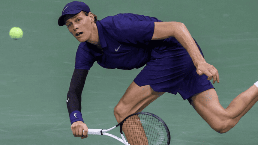Tennisspieler beim Aufschlag – Erste Bank Open in Wien