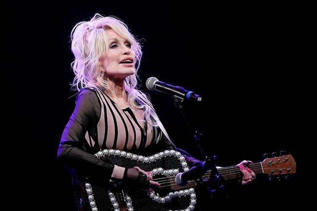 Dolly Parton bei einem öffentlichen Auftritt