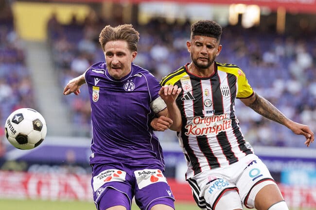Austria Wien mit neuem Hauptsponsor Aramark auf dem Trikot
